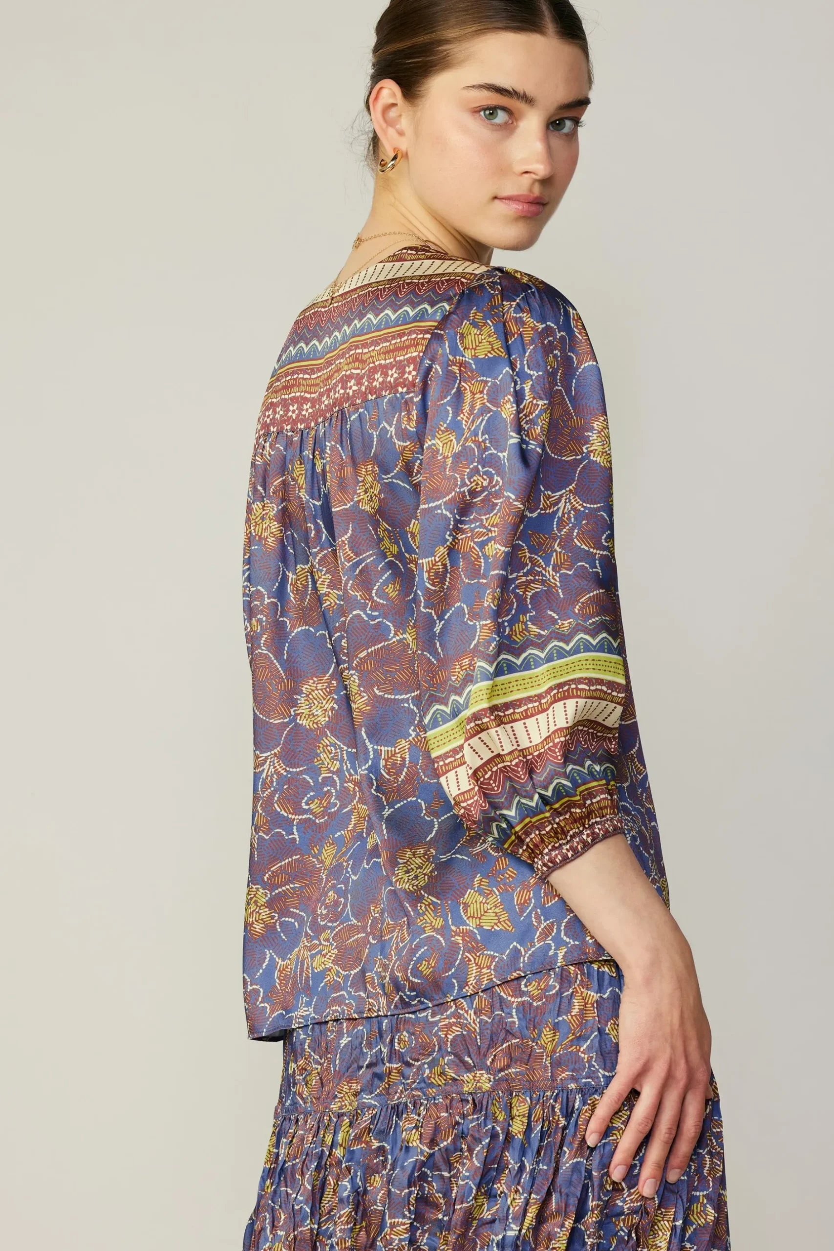 Long Sleeve Tops-Current Air Floral Border Print Top BLUEBROWNMLT